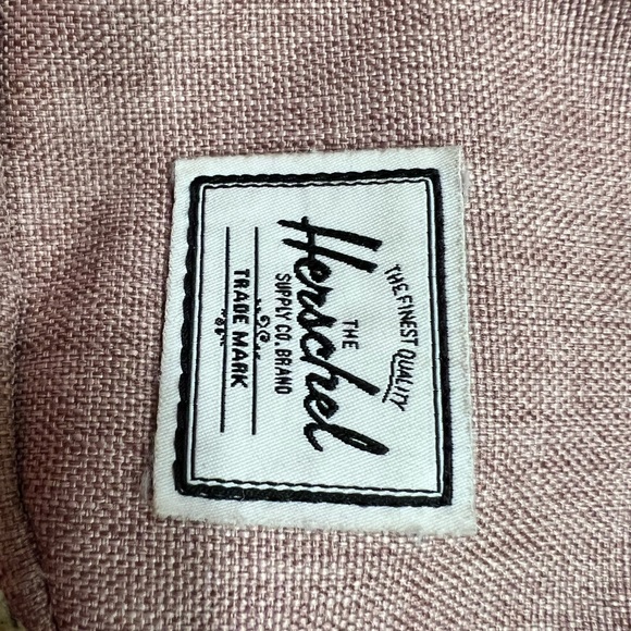 Herschel 15 hip pack. Ash rose. - Picture 9 of 9